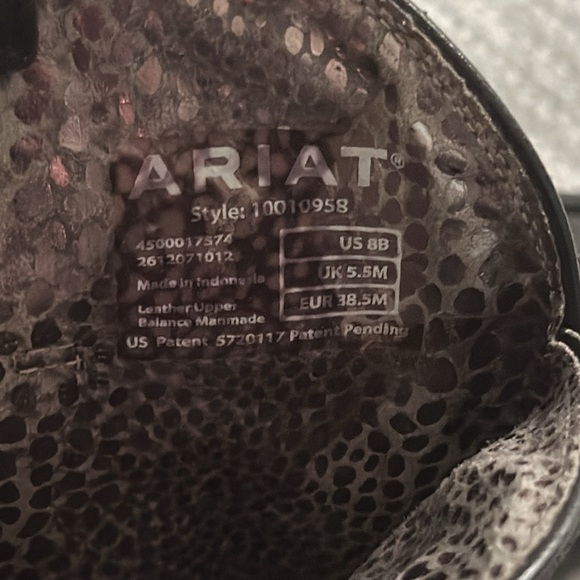 Ariat studded boots - size 8 in black - Picture 9 of 9